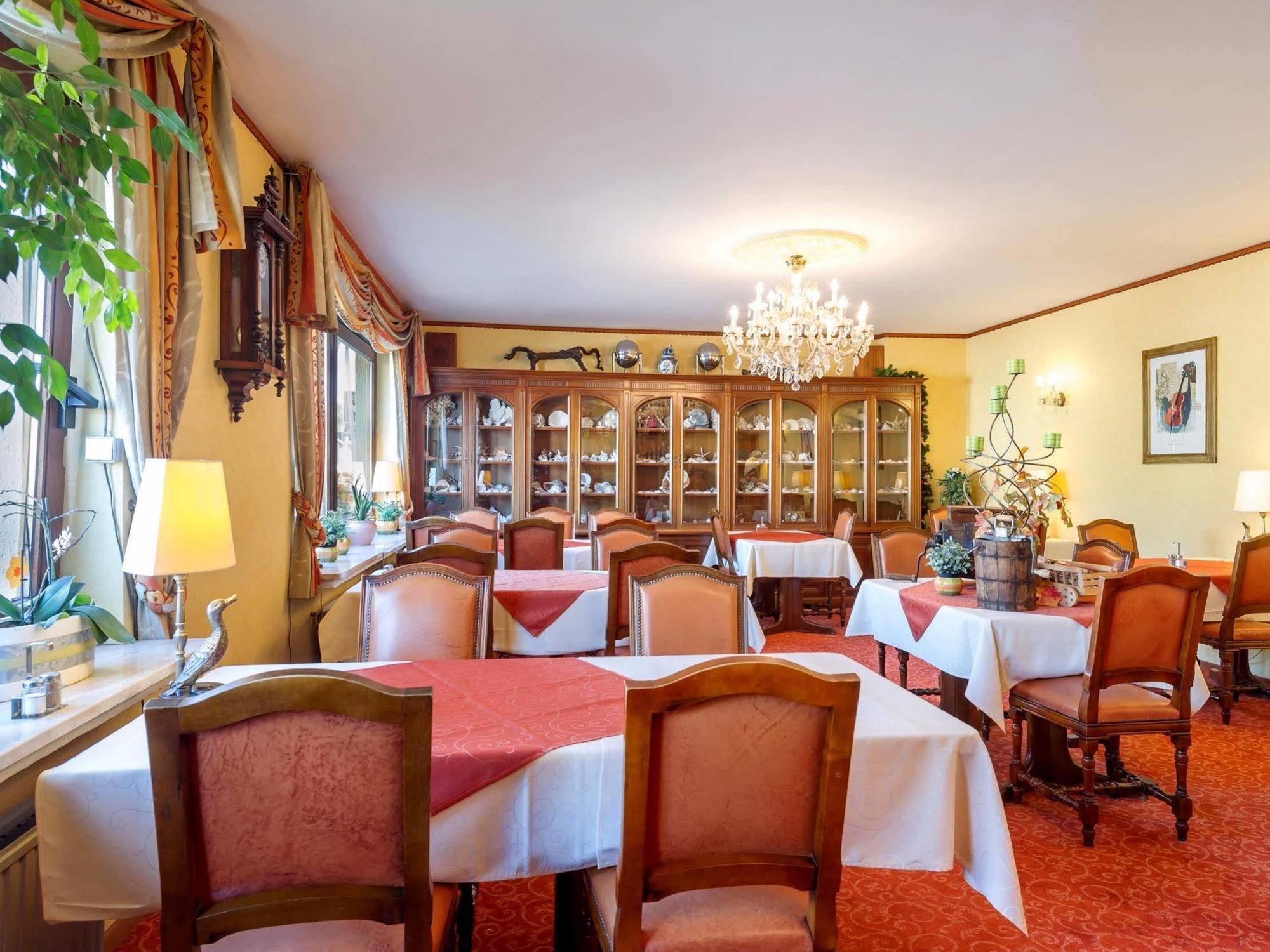 Hostellerie Val Fleuri Mersch Bagian luar foto