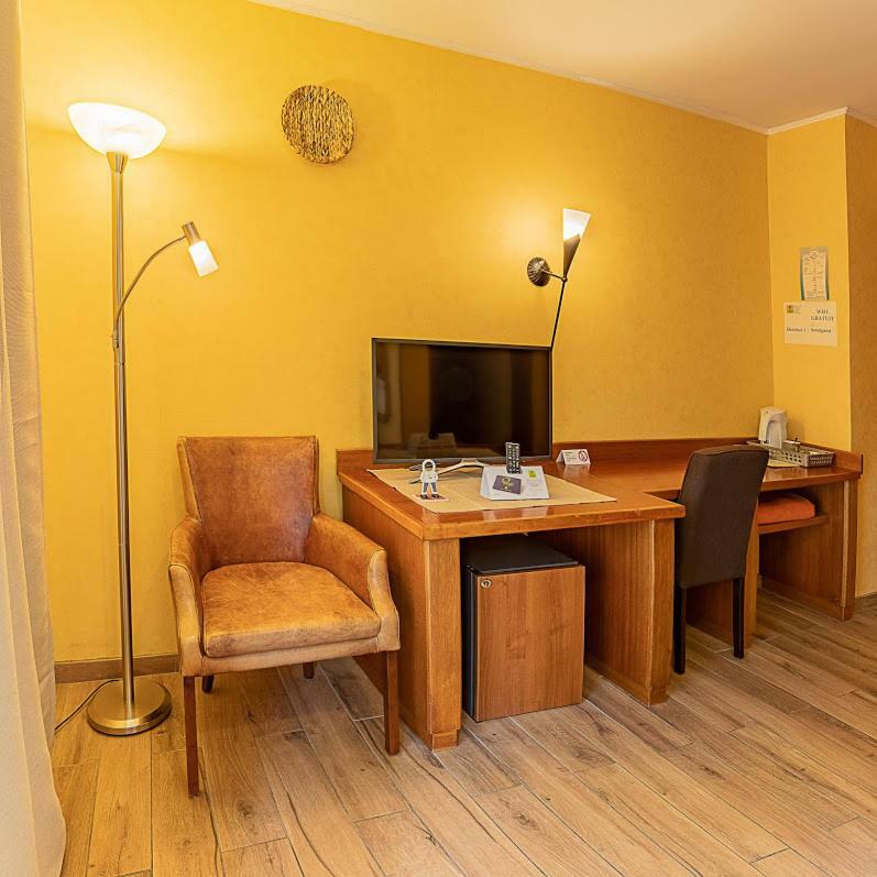 Hostellerie Val Fleuri Mersch Bagian luar foto